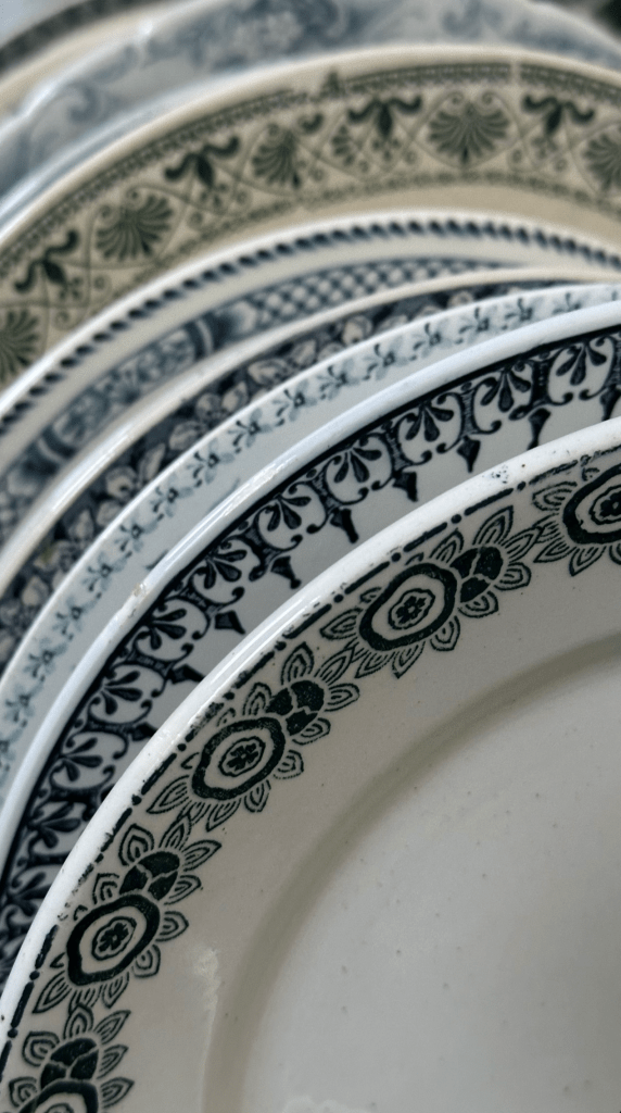 Assiettes vintage - Location vaisselle vintage - Jolie Tablée