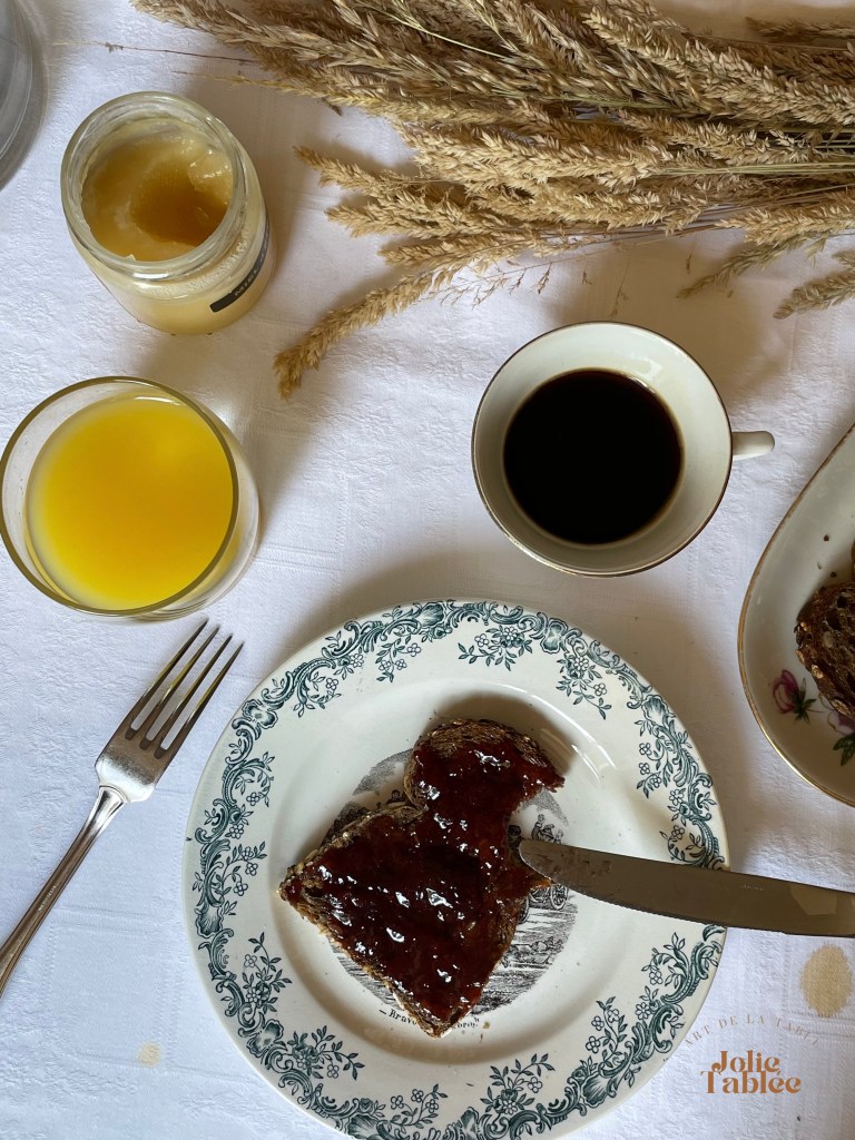 jolie-tablee-location-de-vaisselle-ancienne