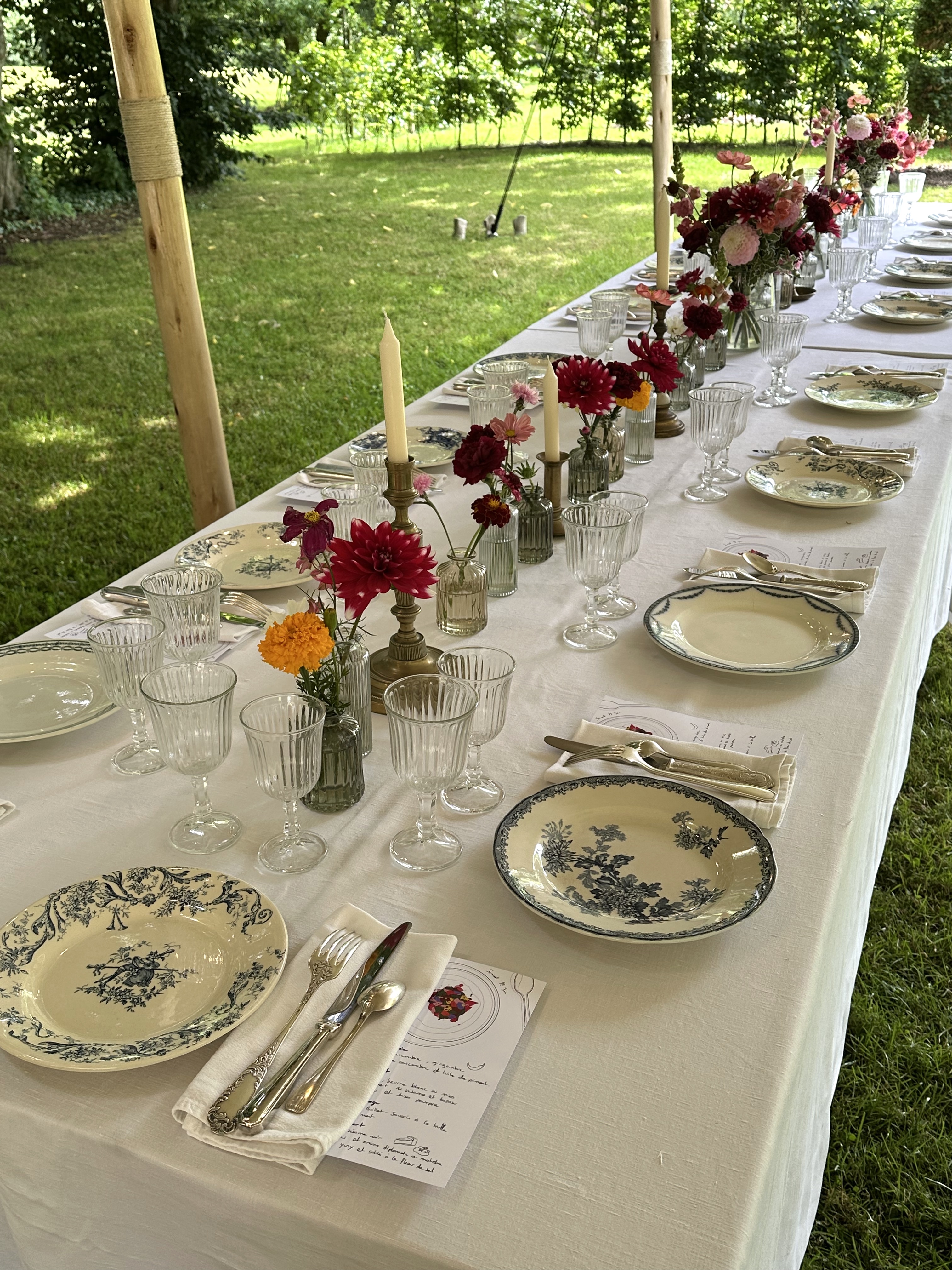 jolie-tablee-location-de-vaisselle-ancienne